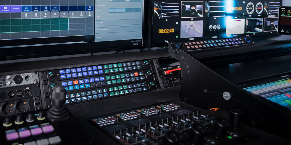 Buttons in a broadcast gallery